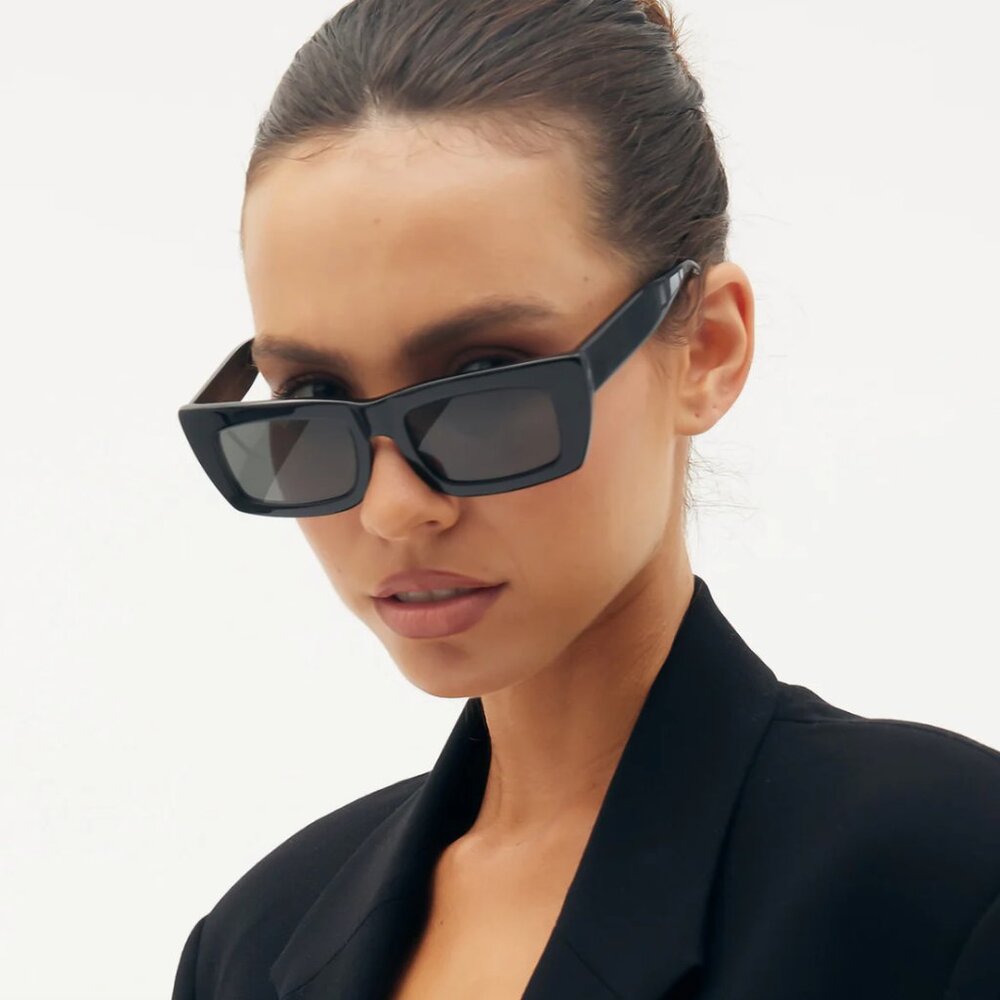 NWOT Vehla Sunglasses Florence - Black/Smoke